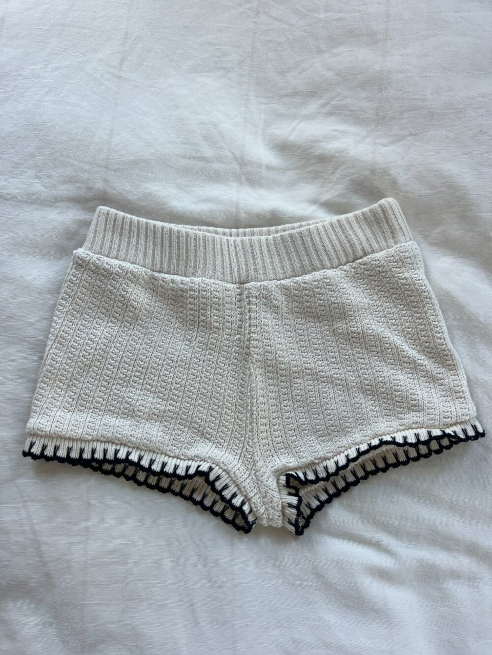 Zara Cream Crochet Knit Micro Shorts Black Contrast Trim Size S - Picture 2 of 3